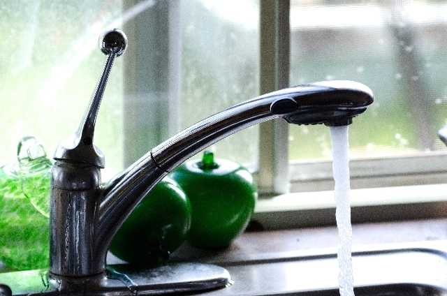 二人暮らしで水道代は節約できる?