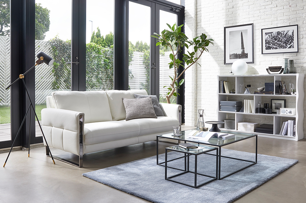 白をメインカラーにしたさわやかなモダンリビングスタイル 家具 インテリアの大塚家具