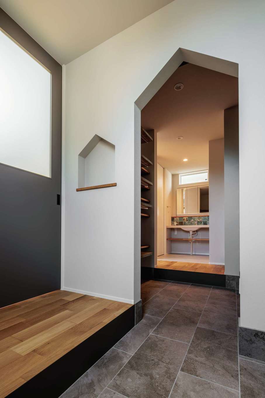 コンパクトでも開放的に暮らせる 家事も子育てもしやすいデザイン住宅｜tact design firmの新築施工例【くふうイエタテ】