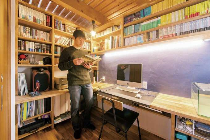 書斎は 造作した書棚やデスクが使い勝手抜群 イエタテ