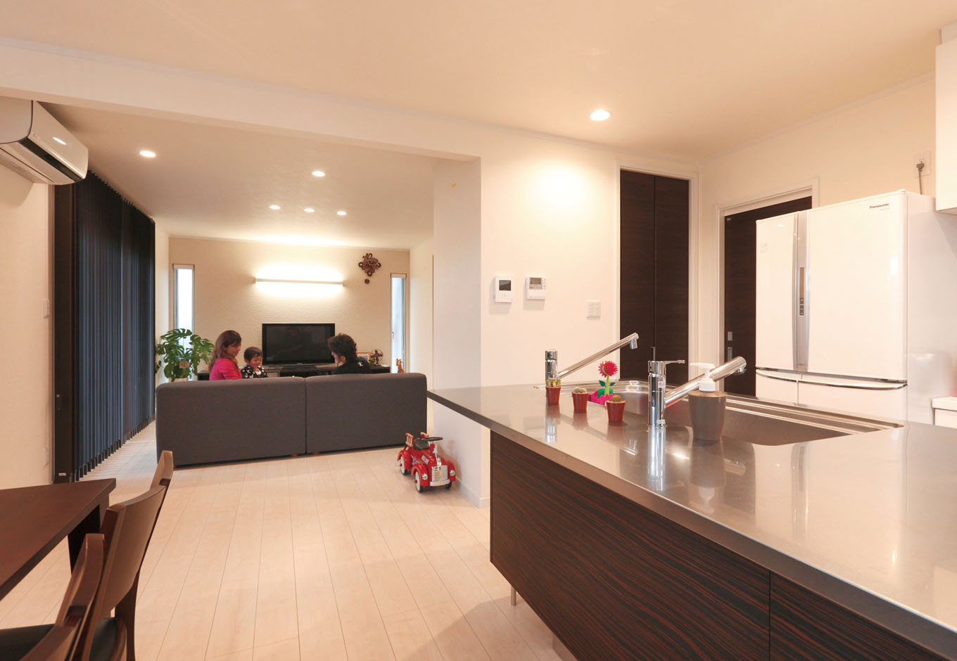 ゆとりあるスタイリッシュモダンな平屋 静鉄ホームズの新築施工例 イエタテ