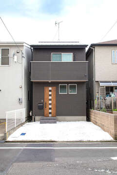 27坪の土地に6LDK三世代同居！ビルトインガレージ付き重量鉄骨3階建て 