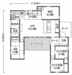 焼杉の外壁が個性を放つ、自然素材の平屋