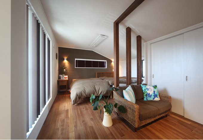 主寝室は 高級リゾートのホテルの一室のようにリッチで落ち着い