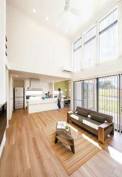 自由設計で叶えた、キッチンを中心に家族が寄り添う家