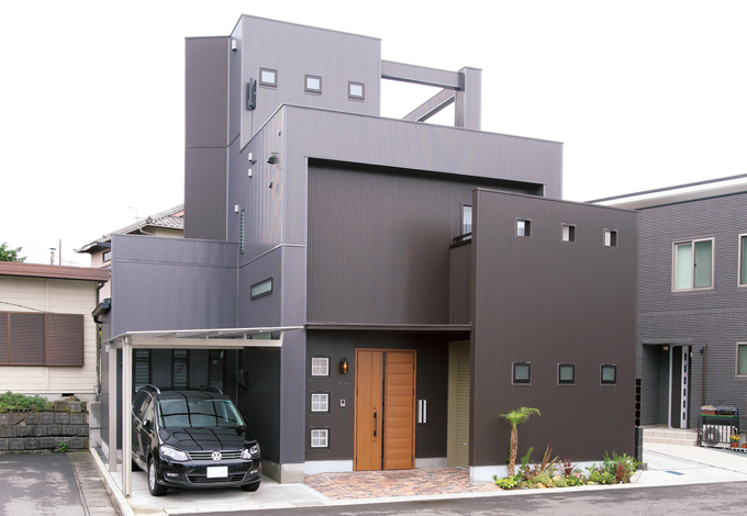 変形地対応の重量鉄骨で叶えた アンティークカフェスタイル  アイ 