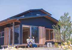 自然素材がぴったり合う「男前の家」で田舎暮らし