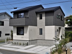 【幸四丁目・分譲B】明るいリビングはゆったりスペースの18帖