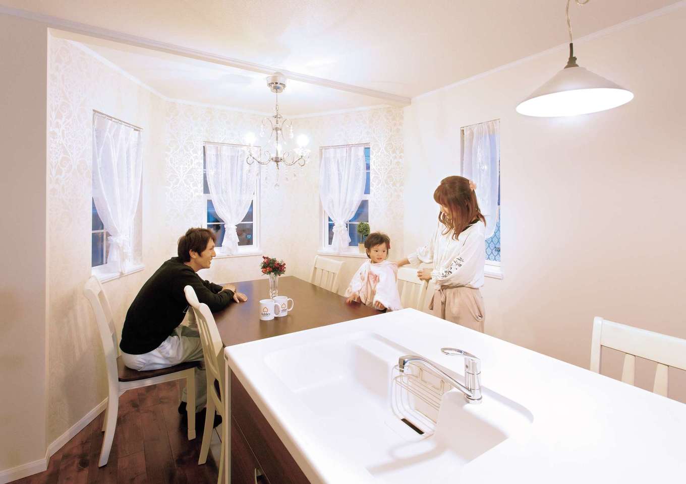 本格輸入住宅が叶えた夢のお城 塔屋のあるかわいい家 セルコホーム浜松 オバタケイ の新築施工例 イエタテ