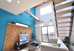 暮らしながら西海岸の風を感じるマリンテイストの家