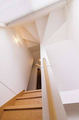 住宅の同業者も絶賛するほど完成度が高い階段のしつらえ イエタテ