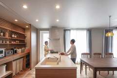 奥さまの夢を叶えた美容サロン付きの２階LDK住宅