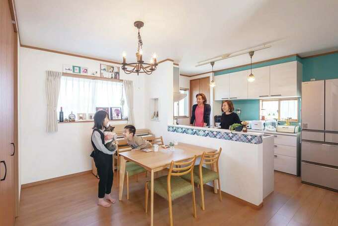 予算内で夢が実現した 屋上バルコニーのある南欧風の家 Um House マル祐戸田建築 の新築施工例 イエタテ