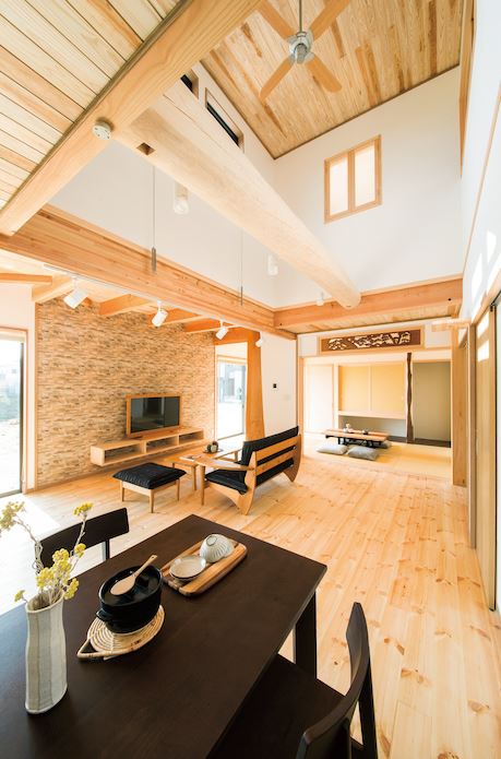 無垢と珪藻土の家で 自然とふれあう暮らしを満喫 住まいるコーポレーションの新築施工例 イエタテ