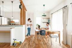 「大好き」に囲まれたカフェスタイルの家でナチュラルな暮らし