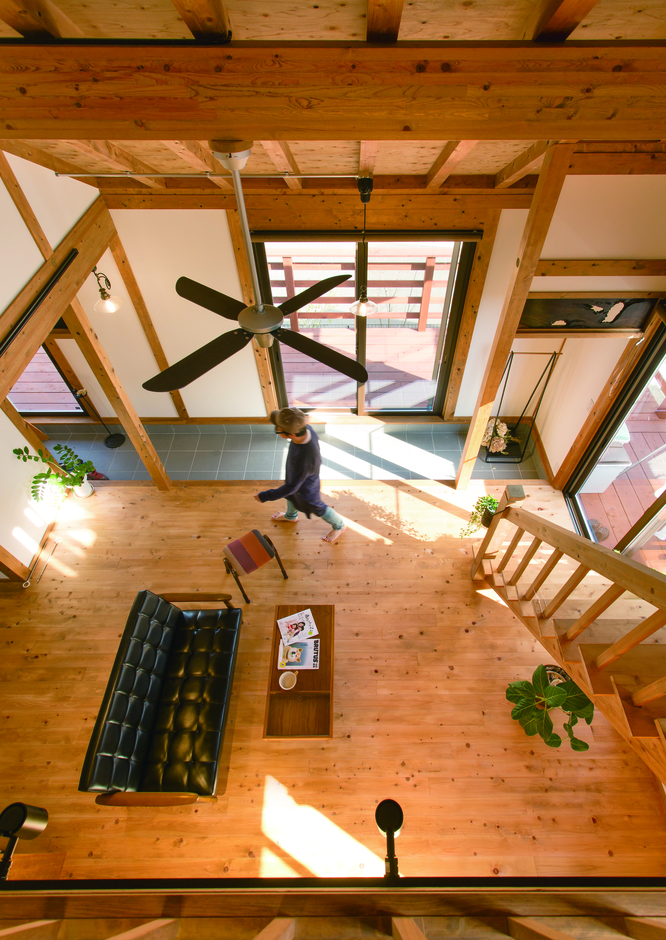広い土間と一体になったリビング 勾配天井とリビング階段で平屋とは思えない開放感を実現 サイエンスホーム わたしの住まい