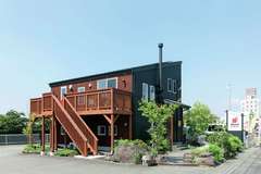 小さく建てて大きく暮らす スキップフロアの魔法の小箱