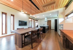 職人仕事＋現代的なセンス 上質感に満ちた平屋住宅