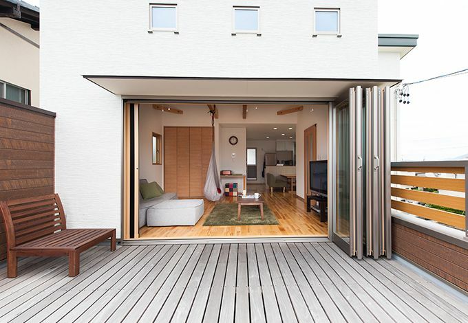 オシャレな時計や飾りなどオーナーのセンスを感じる イエタテ