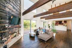 富士山を眺めながらドラマティックに暮らす丘の上の平屋