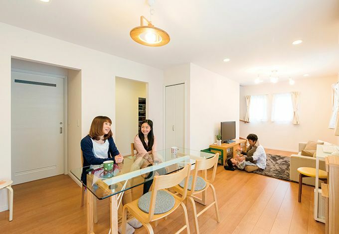 オープンキッチンにプラン変更 その分 食器棚は持ち込みにし ぴっ たりサイズになるようご主人がdiy イエタテ