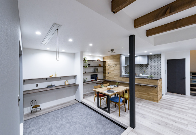 ご主人が筋トレするために設けたアイアンのうんてい 普段は部屋干し用のフックとして使っている イエタテ