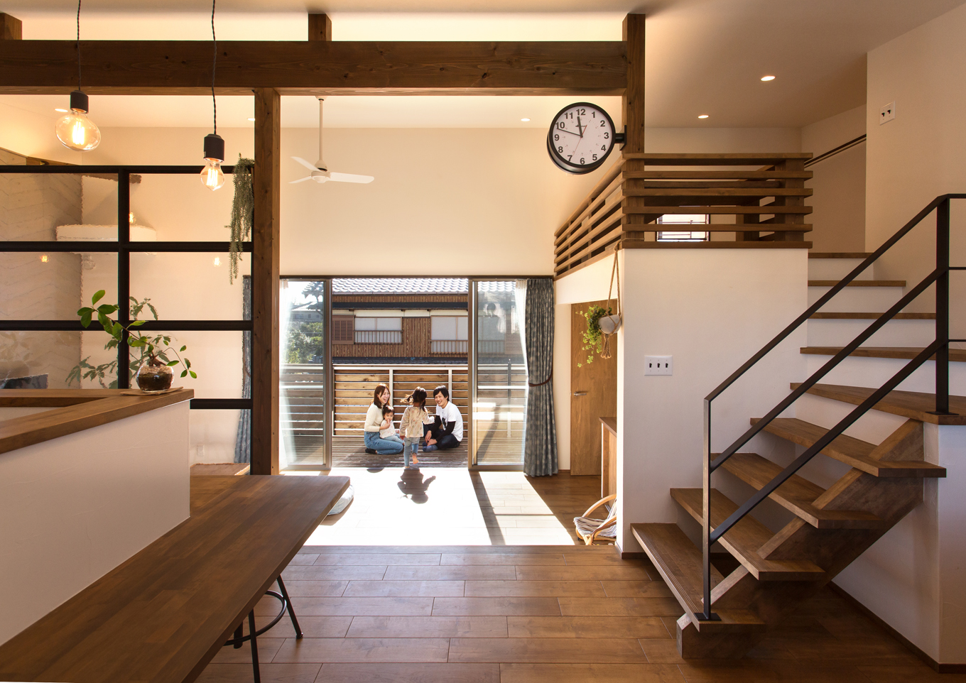 男の隠れ家と女性好みが融合した2階リビングの家 Select工房の新築施工例 イエタテ