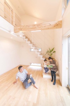 木の温もりに包まれた安心の大空間 ゆったり、のびのび、快適な暮らし