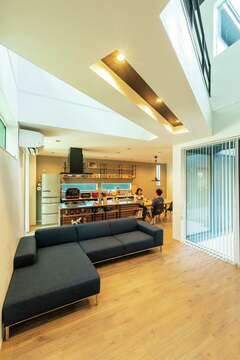 町家とイタリアモダンの競演！ 大胆にして繊細な二世帯住宅