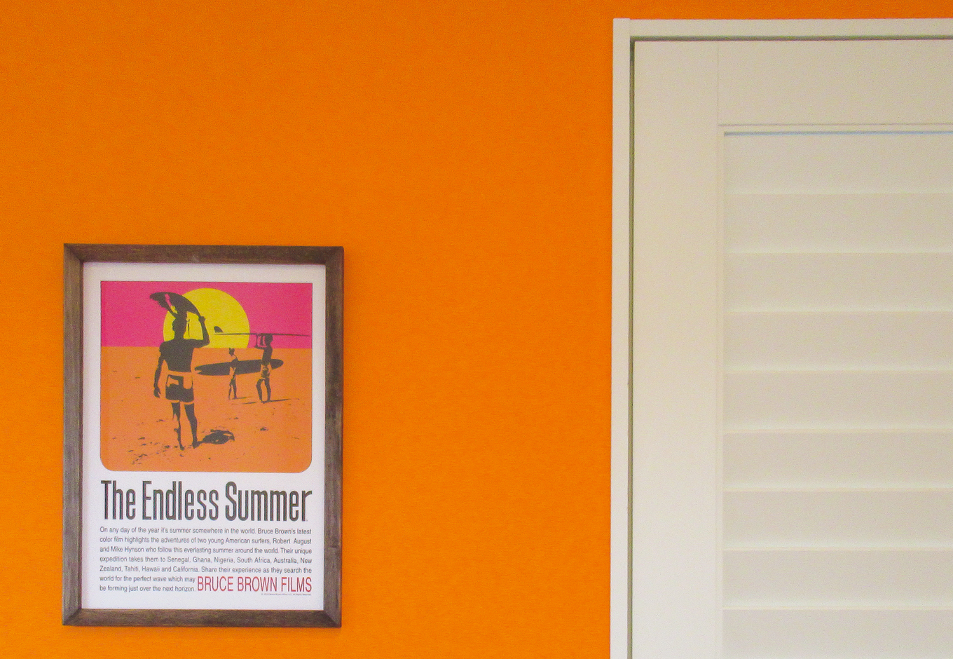 カリフォルニアの夕日を思わせるようなオレンジ色の壁がキュート エムデカーサ 10taku わたしの住まい みんなの暮らし