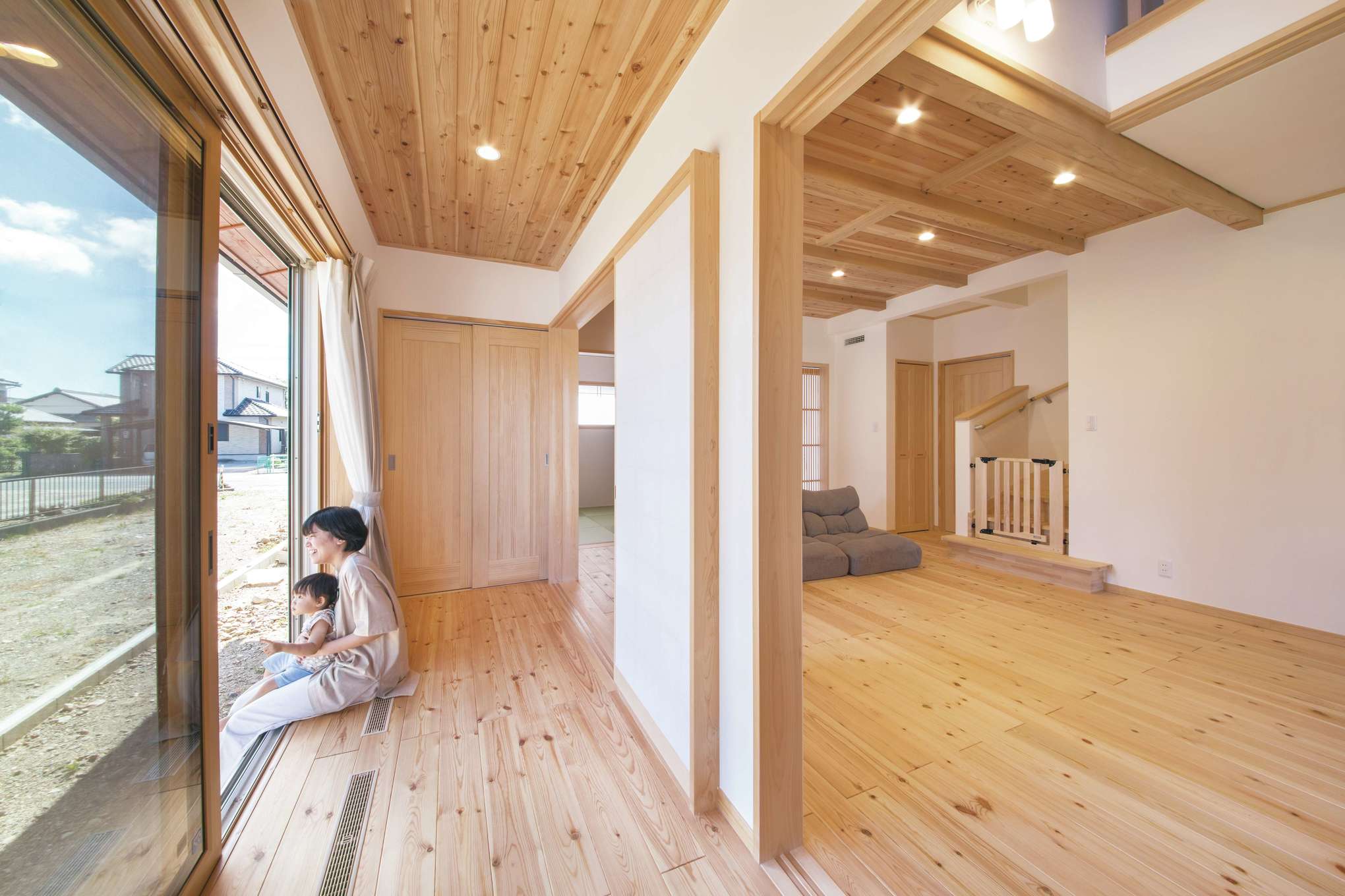 奥さまがどうしても欲しかった広縁 外と内を曖昧につなぐ中間領域として 日向ぼっこをしたり 庭の景色を楽しみながらお茶をしたり さまざまな用途 奥さまがどうしても欲しかった広縁 外と内を曖昧につなぐ中間領域として 日向ぼっこをしたり 庭の景色を楽しみながらお茶をしたり さまざまな用途