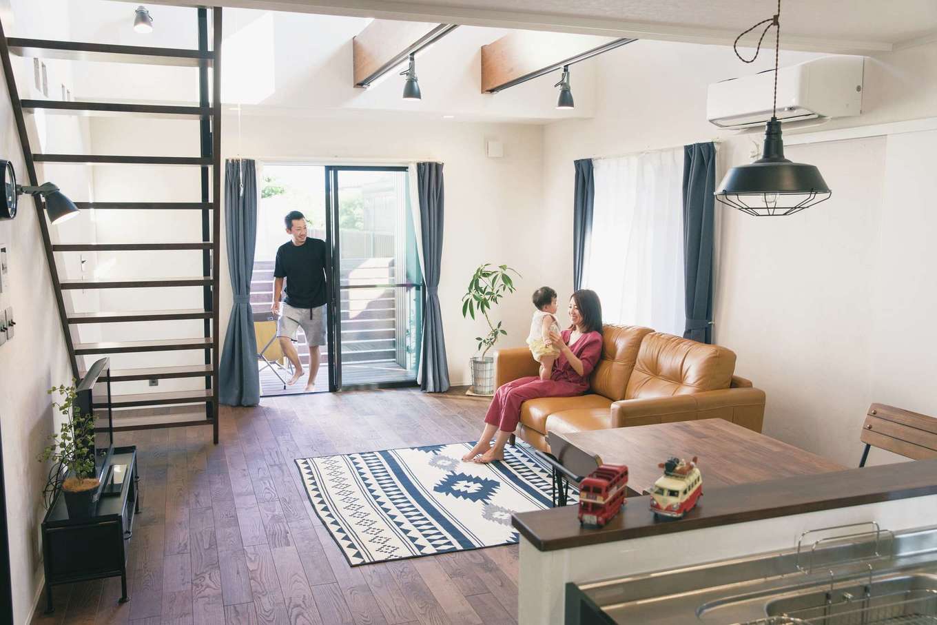 デッキや土間で おうちキャンプを 楽しめる家 Yamaguchi Design の新築施工例 イエタテ