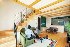 以心伝心で想いを叶えた リバーサイドデッキの家