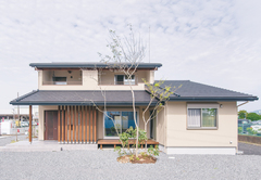 地震に強く、自然素材にくつろぐ和モダンの家