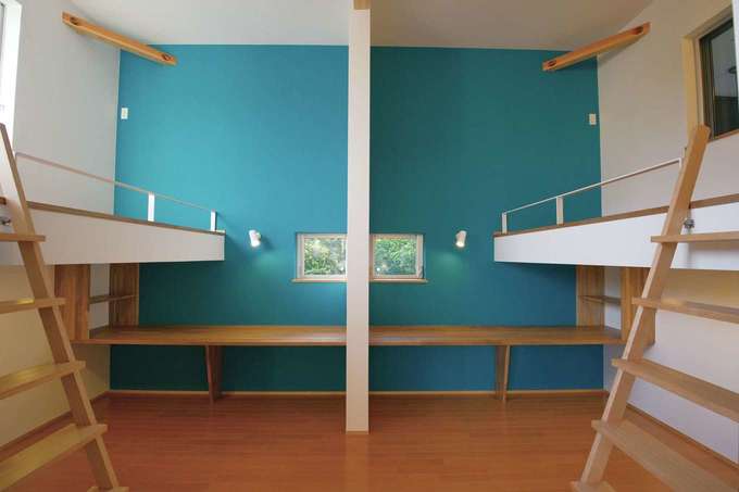 子ども部屋は成長に応じて間仕切り可能 カウンターとロフトベッドを造作し コンパクトな空間でも広く使える イエタテ