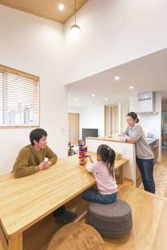 家族団らんがもっと楽しくなる 掘りごたつダイニングのある家