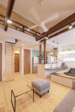 実際の面積以上に広く感じる空間を実現した平屋