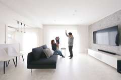 真っ白な家に満ちた光と風 心地よさを貫いた住まい