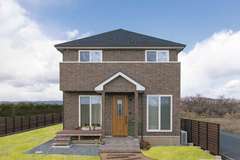 堅牢かつ優美なアンティークテイストの家