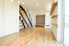 二世帯がずっと仲良く快適に暮らせるデザイナーズ住宅