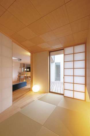 障子の桟や天井 畳のラインが美しい和室 イエタテ