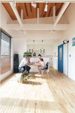 色と素材と収納で差をつけたカリフォルニアスタイル 小玉建設の新築施工例 イエタテ