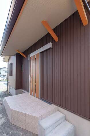 住まいる』の家は地震や洪水に強い「高基礎」が特徴。基礎の高さで他社 