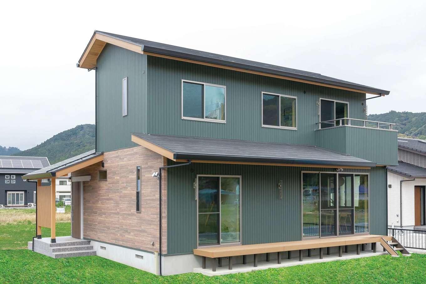 自然の恵みに満たされた 天然木と珪藻土の家 住まいるコーポレーションの新築施工例 イエタテ