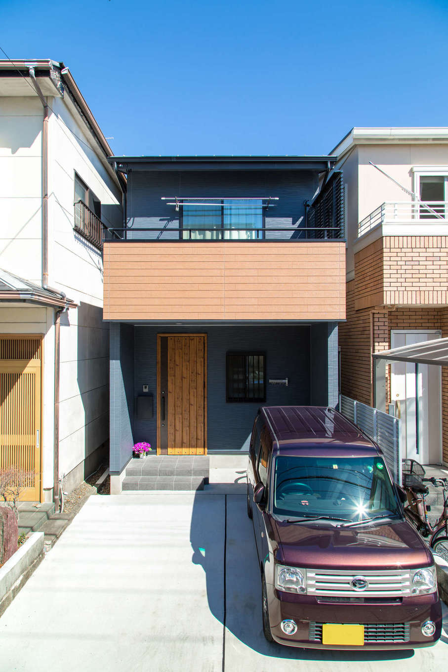 間口わずか3 6m 家中に明るさを届けるロフトと階段室のある家 建築システム 狭小住宅専門店 の新築施工例 イエタテ