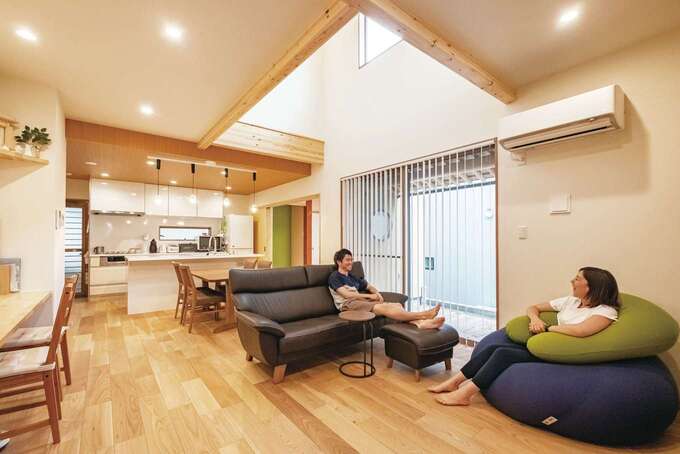 畳の広々リビングが開放的 イエタテ