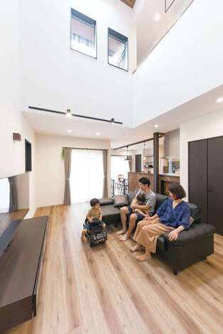 ネイビーをセンスよく効かせた大人カッコいい家 三和建設の新築施工例 イエタテ
