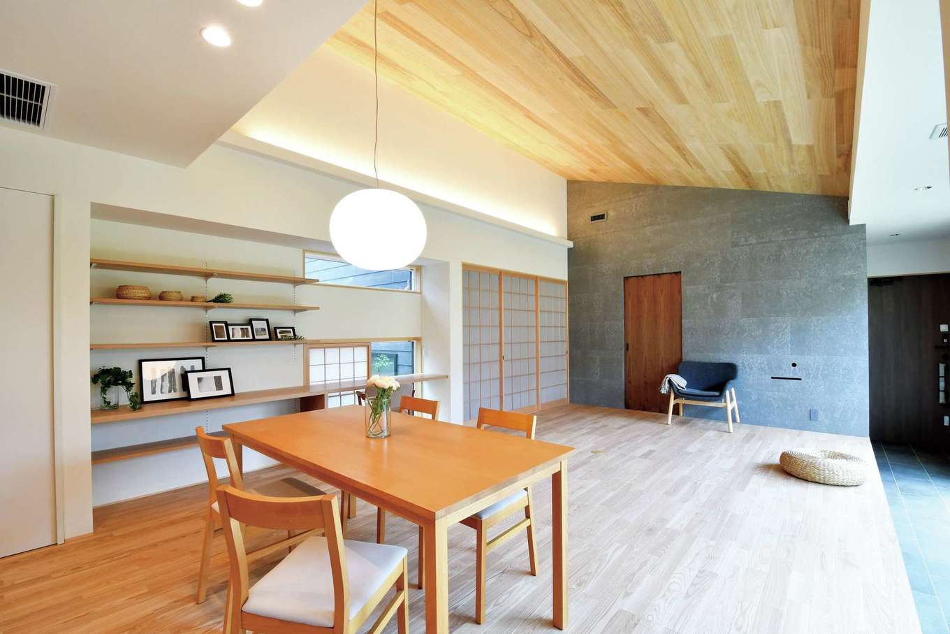 土間とガレージと全館空調 憧れの平屋でスローな暮らし 尾崎工務店の新築施工例 イエタテ