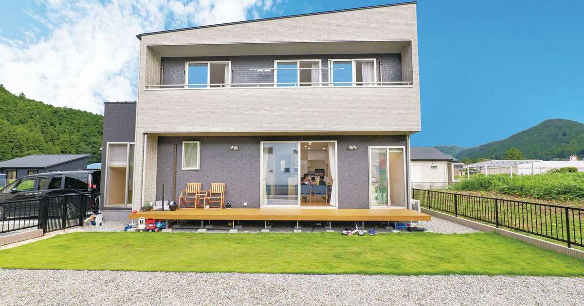 自然を身近に感じながら暮らす ウッドデッキと広い庭のある家 Tanaken 田中建設 の新築施工例 イエタテ