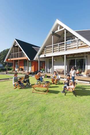 庭やテラスまですべてが憩いの場 人が集い 笑い くつろぐログハウス Bess浜松の新築施工例 イエタテ